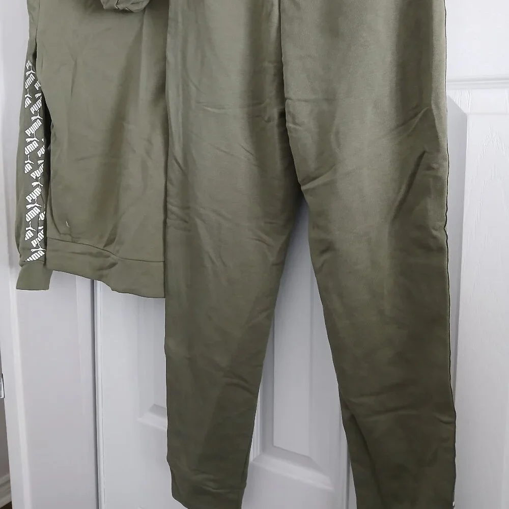 Puma Training Athleisure Set - Picture 7 of 8